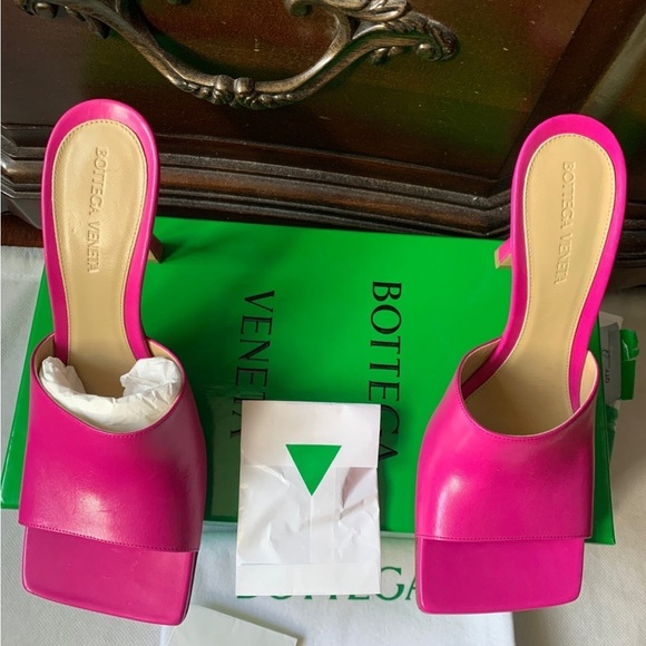 Bottega Veneta Shoes - Auth. New bottega Veneta Sandals, 38, Hollyhock